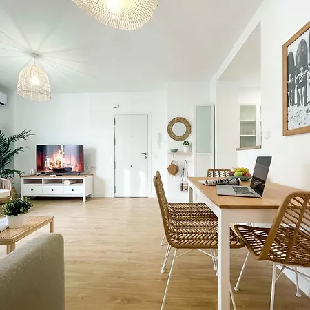 El Atico Del Mercado. Un Lugar Dificil De Olvidar. Apartment *